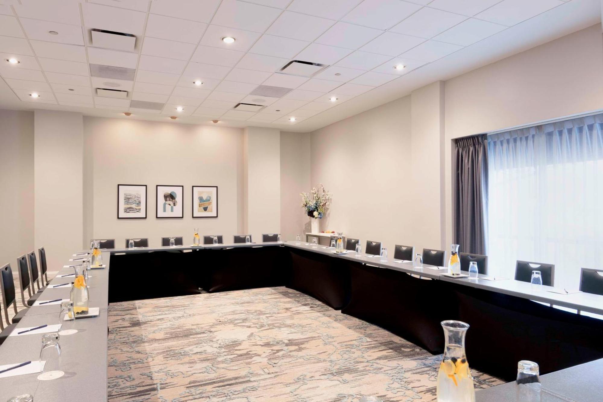 DoubleTree by Hilton Hotel Chicago - North Shore centro de conferencias Skokie Exterior foto