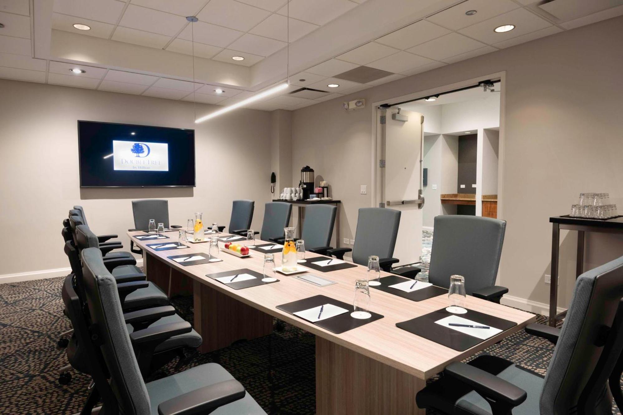 DoubleTree by Hilton Hotel Chicago - North Shore centro de conferencias Skokie Exterior foto