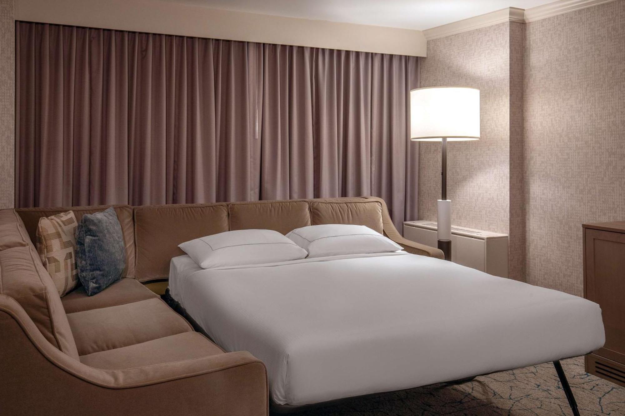 DoubleTree by Hilton Hotel Chicago - North Shore centro de conferencias Skokie Exterior foto