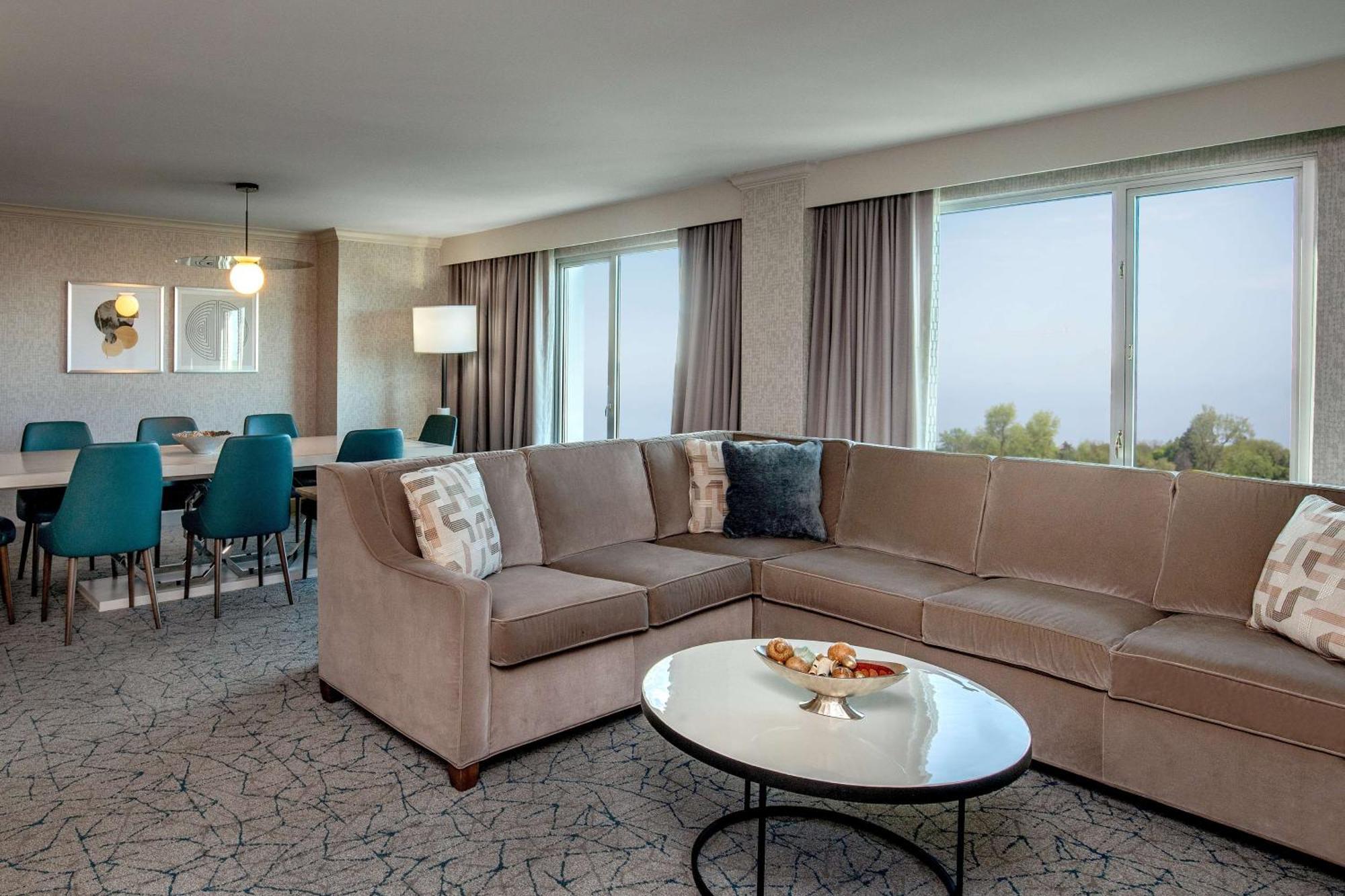 DoubleTree by Hilton Hotel Chicago - North Shore centro de conferencias Skokie Exterior foto
